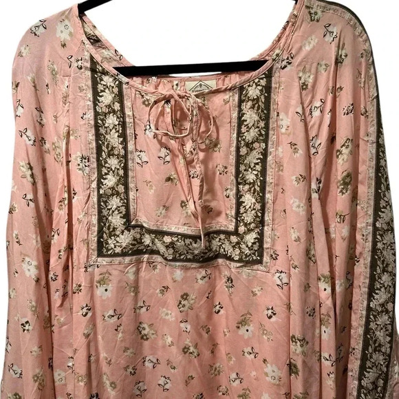 St John’s Bay blouse - Picture 2 of 7